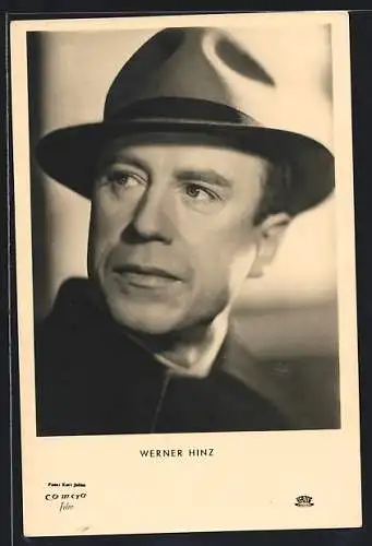 AK Schauspieler Werner Hinz im Anzug mit Hut