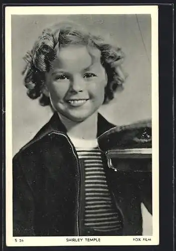 AK Schauspielerin Shirley Temple mit Kapitänsmütze