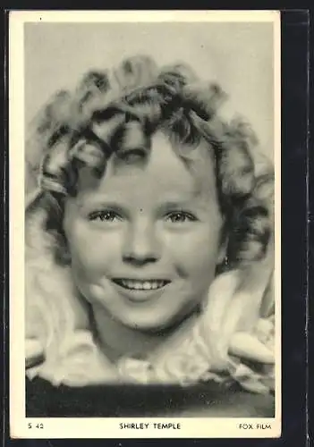 AK Schauspielerin Shirley Temple mit reizendem Lächeln