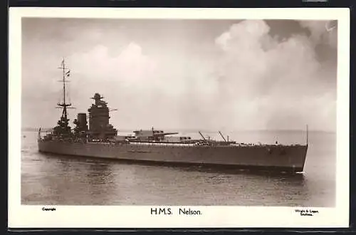 AK Kriegsschiff HMS Nelson bei ruhiger See