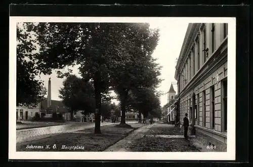 AK Schrems /N.-Ö., Hauptplatz mit Denkmal
