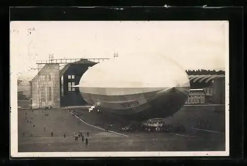 AK Friedrichshafen a. B., Luftschiff  Graf Zeppelin  LZ 127 vor dem ersten Start 1928