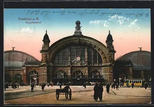 AK Frankfurt, Vorderansicht des Hauptbahnhofs mit spazierenden Damen, Bahnhof