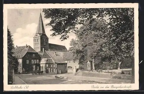 AK Lübbecke i. W., Bergertorstrasse, Blick zur Kirche