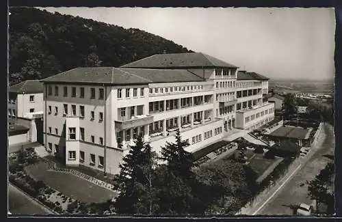 AK Bad Dürkheim a. d. Weinstrasse, Strassenpartie mit Hotel