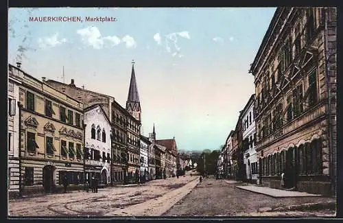 AK Mauerkirchen, Der Marktplatz mit Blick auf den Kirchturm
