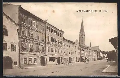 AK Mauerkirchen /Ob.-Öst., Kinder vor Burgmann`s Gasthof