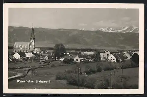AK Weisskirchen in Steiermark, Ortsansicht gegen die Berge