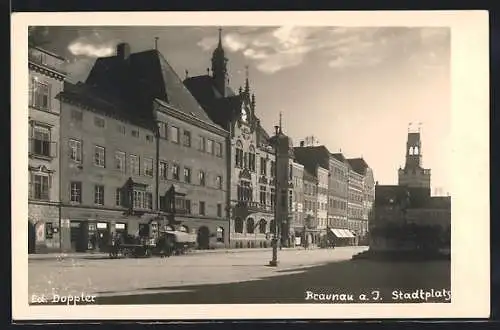 AK Braunau a. J., Stadtplatz mit Bankgeschäft Hans Wechsler