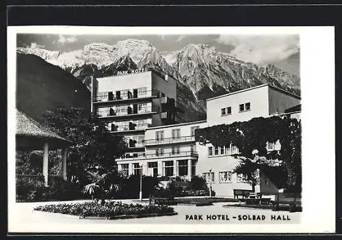 AK Hall /Tirol, Park-Hotel mit Gebirgspanorama