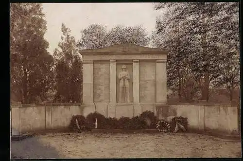 Fotografie Otto Blaubach, Naumburg, Ansicht Lodersleben, Kriegerdenkmal 1914-1917