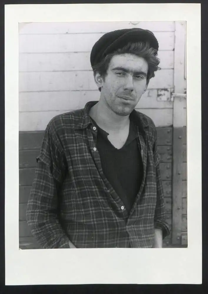 7 Fotografien unbekannter Fotograf und Ort, Zirkus-Arbeiter, Reisendes Volk im Portrait, Ledermantel, in der Manege 3