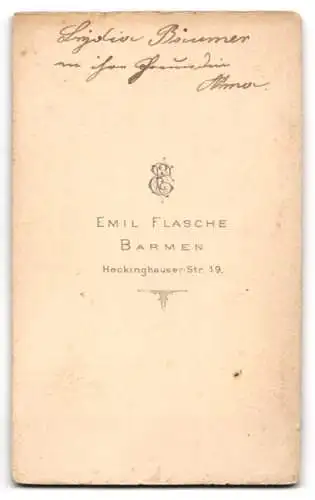 Fotografie Emil Flasche, Barmen, Heckinghauser-Str. 19, Portrait elegante Dame mit Perlenkette