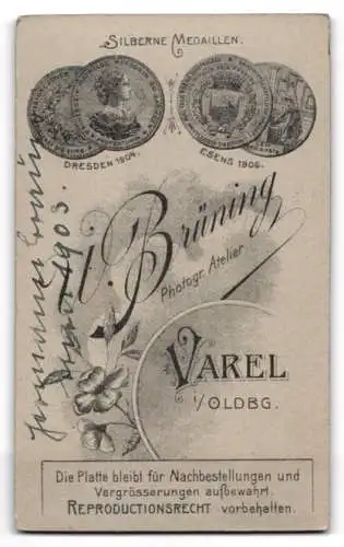 Fotografie W. Brüning, Varel i. Oldbg., Portrait Hermann mit Schnauzbart in feinem Anzug