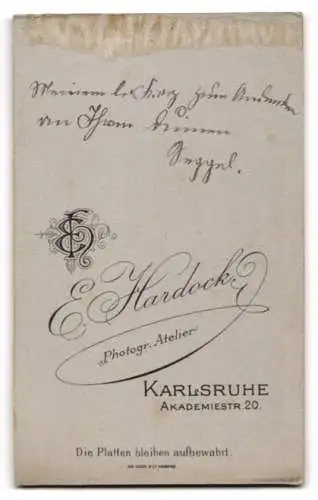 Fotografie E. Hardock, Karlsruhe, Akademiestr. 20, Portrait Hübsche Bürgertochter in weissem Rüschenkleid