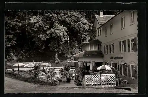 AK Marxzell, Waldhotel Bergschmiede, Teilansicht mit Gartenterrasse