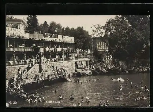 AK Abbazia, Badegäste im Wasser