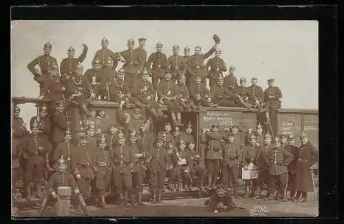 Foto-AK Altengrabow, Soldaten bei der Abfahrt aus der Kaserne 1907