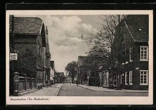 AK Neuenkirchen /Krs. Wiedenbrück, Strassenpartie mit Damen-Frisier-Salon