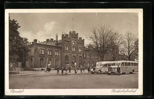 AK Stendal, Busse vor dem Reichsbahnhof