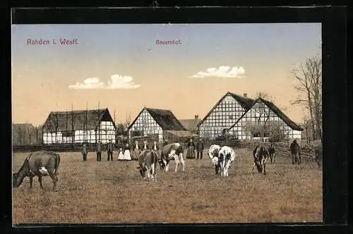 AK Rahden i. Westf., Bauernhof mit weidenden Kühen