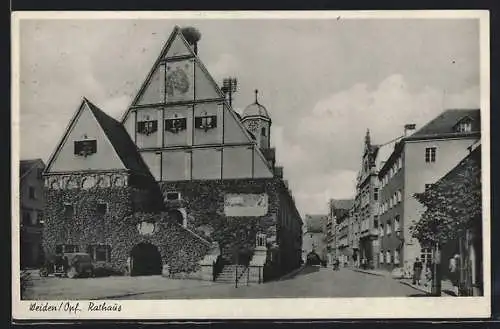AK Weiden /Opf., Strassenpartie mit Rathaus