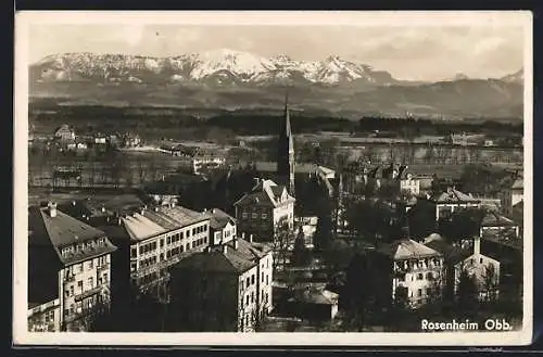 AK Rosenheim Obb., Ortsansicht mit verschneiten Bergen