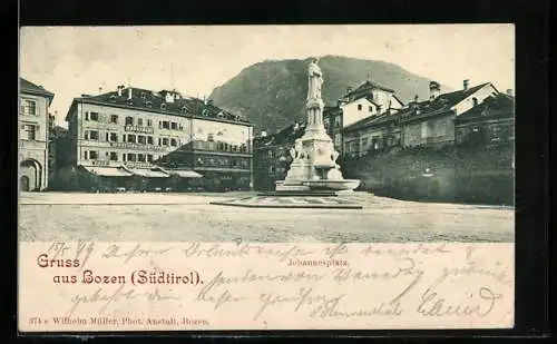 AK Bozen /Südtirol, Johannesplatz mit Denkmal