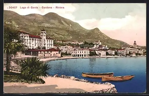 AK Gardone-Riviera, Partie auf der Promenade mit Booten