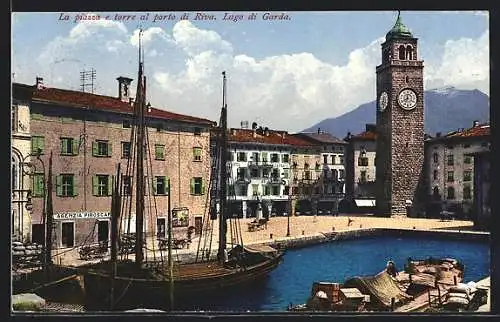 AK Riva, La piazza e torre al porto di Riva