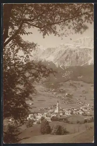 AK Cortina /Tirol, Gesamtansicht vom Berg aus gegen Tofana