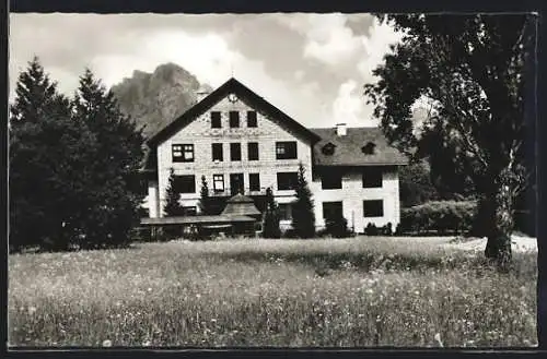 AK Traunkirchen, Heilstätte Buchberg im Frühjahr