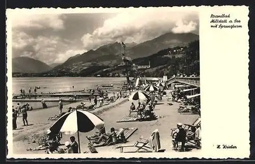 AK Millstatt am See, Strandbad mit Sonnenschirmen und Sprungturm