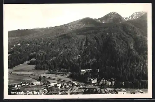 AK Arnbach /Ost-Tirol, Teilansicht mit Bergen