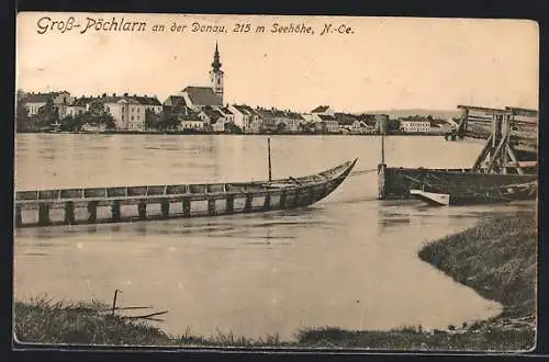 AK Pöchlarn / Donau, Uferpartie mit Steg und Blick zum Ort