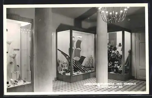 AK Theresienfeld /N.-Ö., Innenansicht der Landesberufsschule des Handels