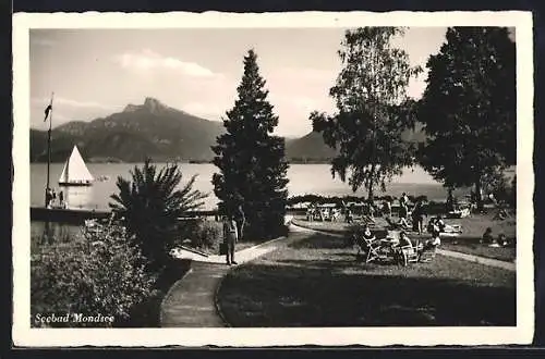 AK Mondsee, Partie am Ufer mit Bergblick