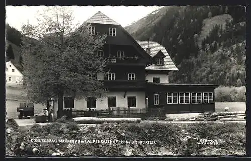 AK Donnersbachwald, Alpengasthof-Pension Gürtler mit Brunnen
