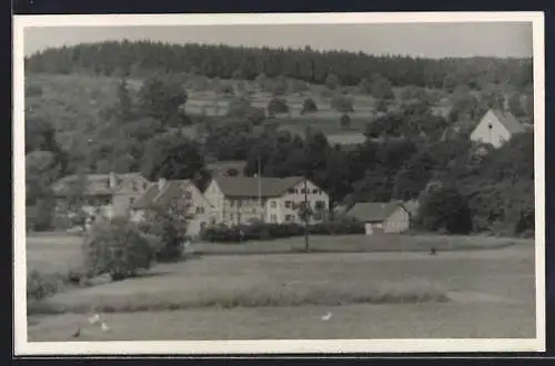 AK Weilrod-Emmershausen, Teilansicht mit Feld