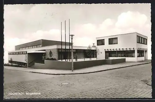 AK Hochstadt / Main, Bürgerhaus mit Strassenpartie