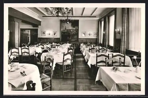 AK Düsseldorf, Restaurant Zum Burggrafen, Graf-Adolf-Str. 17-19, Innenansicht