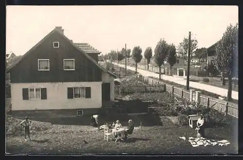 Foto-AK Gröbenzell, Blick auf ein Wohnhaus mit Garten im Jahr 1925