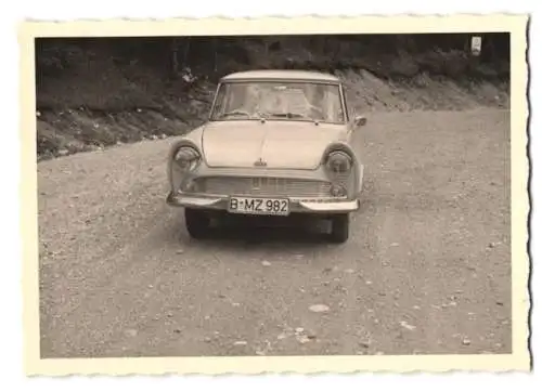 11 Fotografien Auto DKW Junior, Familie aus Berlin macht Camping Urlaub in Österreich am Langbathsee