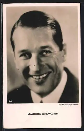 AK Schauspieler Maurice Chevalier, lächelndes Portrait