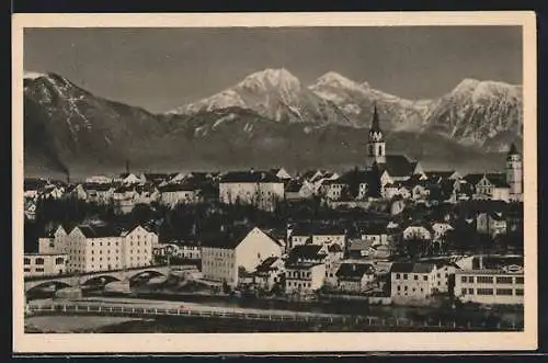 AK Krainburg / Kranj, Blick zum Ort mit Gebirgspanorama