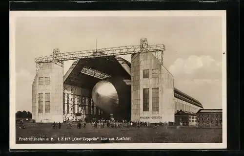 AK Friedrichshafen a. B., LZ 1927 Graf Zeppelin klar zur Ausfahrt