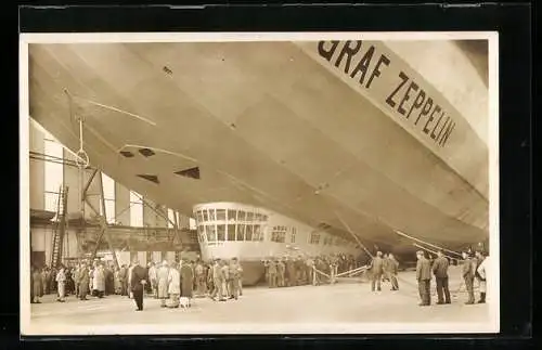AK Graf Zeppelin startbereit in der Halle