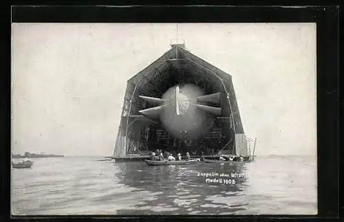 AK Zeppelin-Luftschiff Modell 1908 in Schwimmhalle auf dem Bodensee