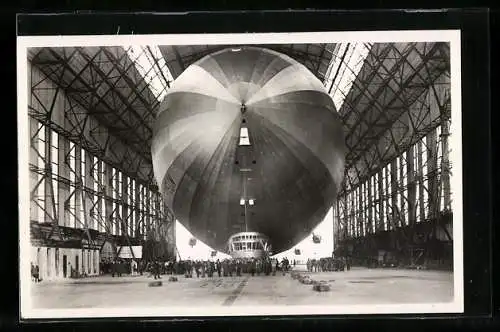AK Luftschiff Graf Zeppelin, Einbringen in die Halle