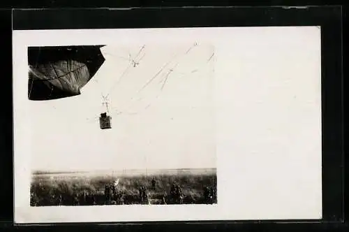 Foto-AK Ballon über deutschen Soldaten